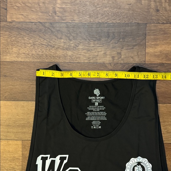 Darc Sport Size Extra Large Black Stairs Dry Wolf Drop Tank Top NWT Lightweight - Picture 11 of 11